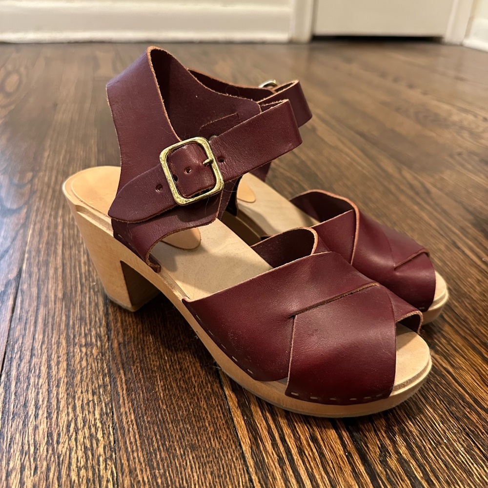 Bryr NWOT 36 Brown Tan Leather Clogs with Wooden Heel